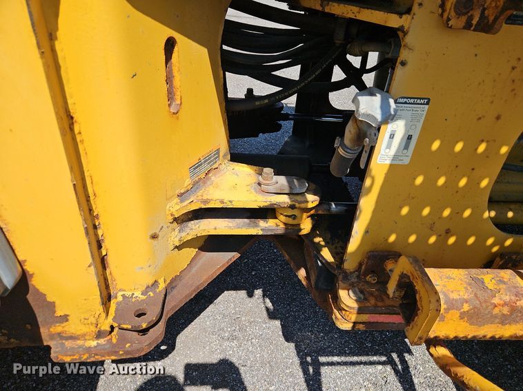 image for item EI8345 2006 John Deere 444J wheel loader