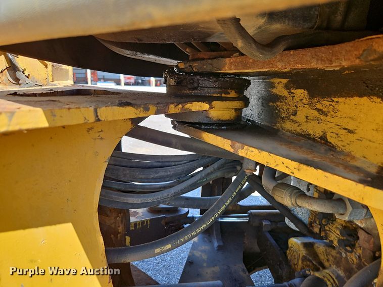 image for item EI8345 2006 John Deere 444J wheel loader