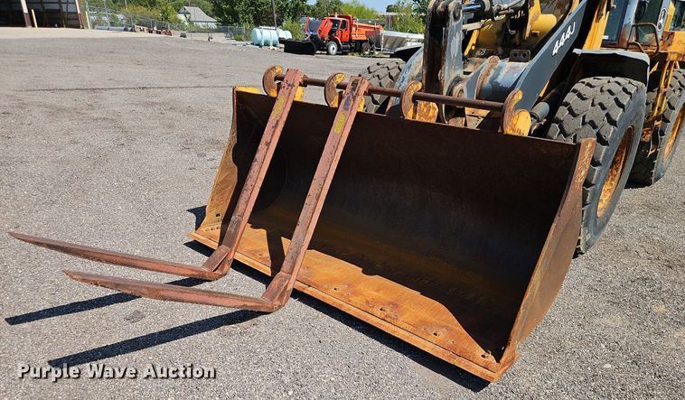 image for item EI8345 2006 John Deere 444J wheel loader