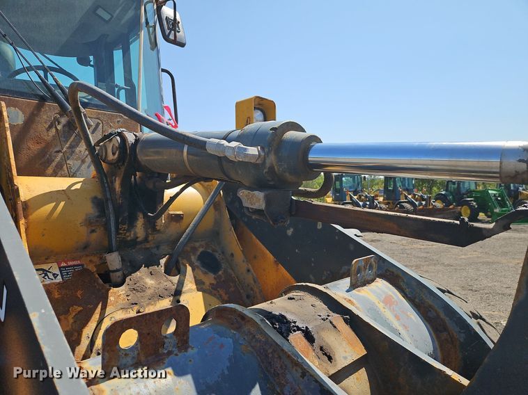 image for item EI8345 2006 John Deere 444J wheel loader