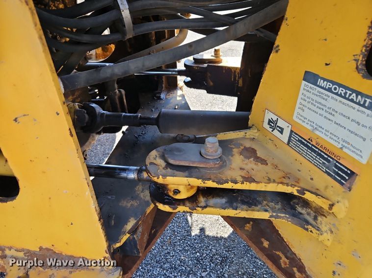 image for item EI8345 2006 John Deere 444J wheel loader