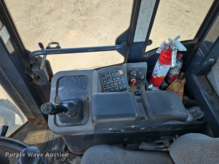 image for item EI8345 2006 John Deere 444J wheel loader