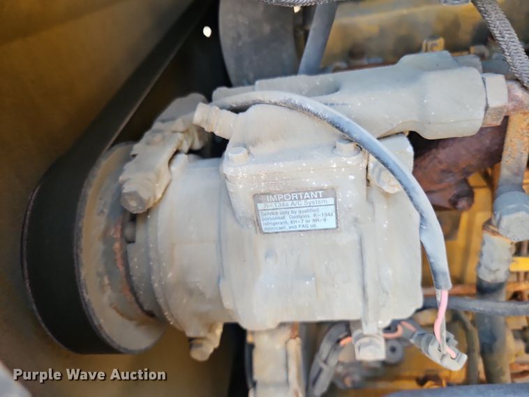 image for item EI8345 2006 John Deere 444J wheel loader