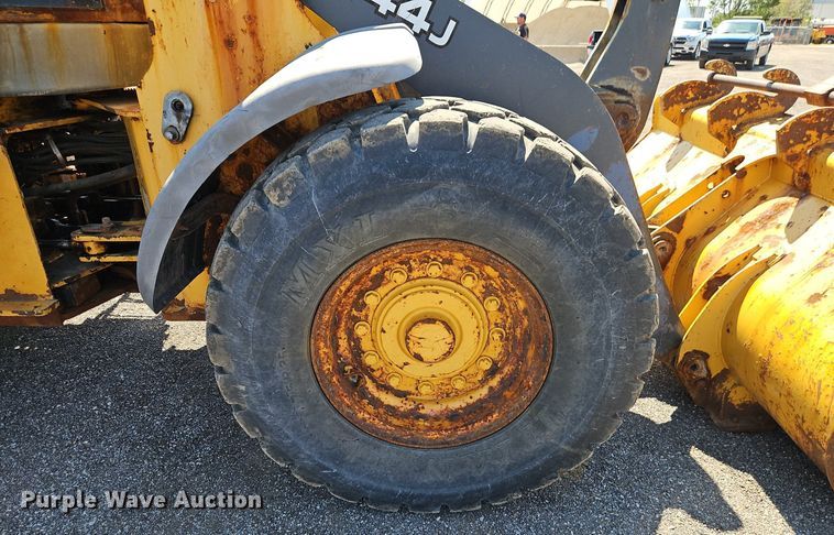 image for item EI8345 2006 John Deere 444J wheel loader