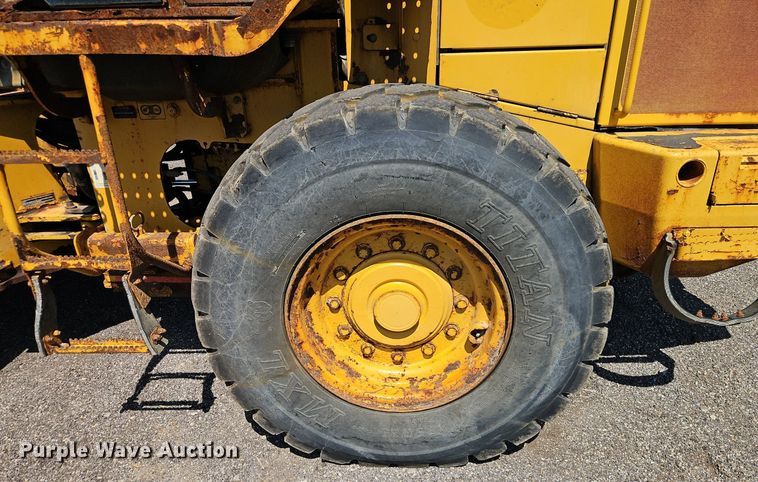 image for item EI8345 2006 John Deere 444J wheel loader