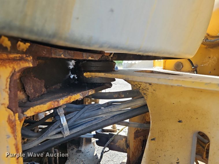 image for item EI8346 2007 John Deere 444J wheel loader