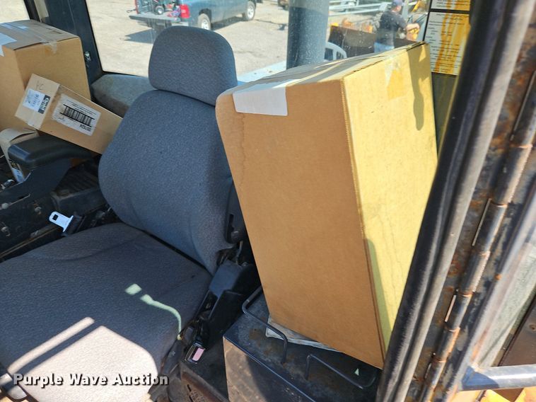 image for item EI8346 2007 John Deere 444J wheel loader