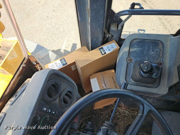 image for item EI8346 2007 John Deere 444J wheel loader