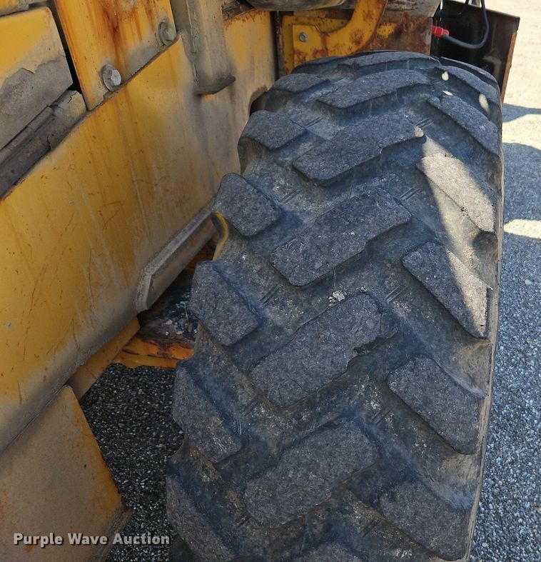 image for item EI8346 2007 John Deere 444J wheel loader