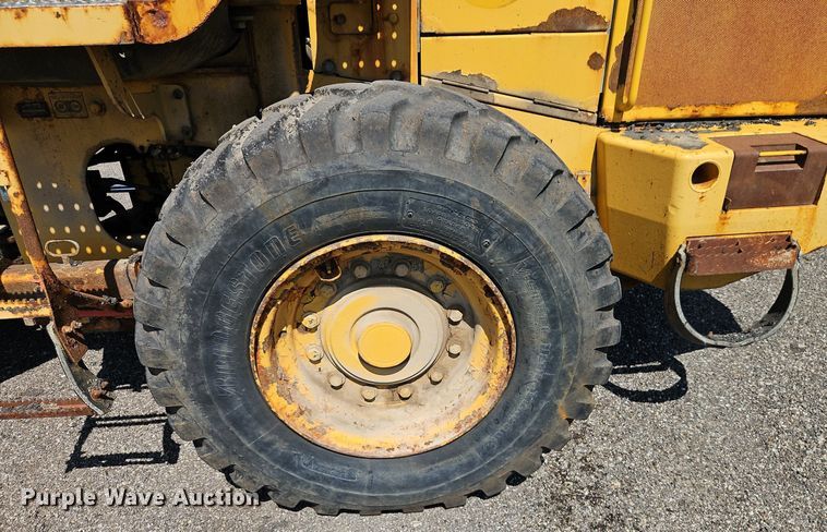 image for item EI8346 2007 John Deere 444J wheel loader