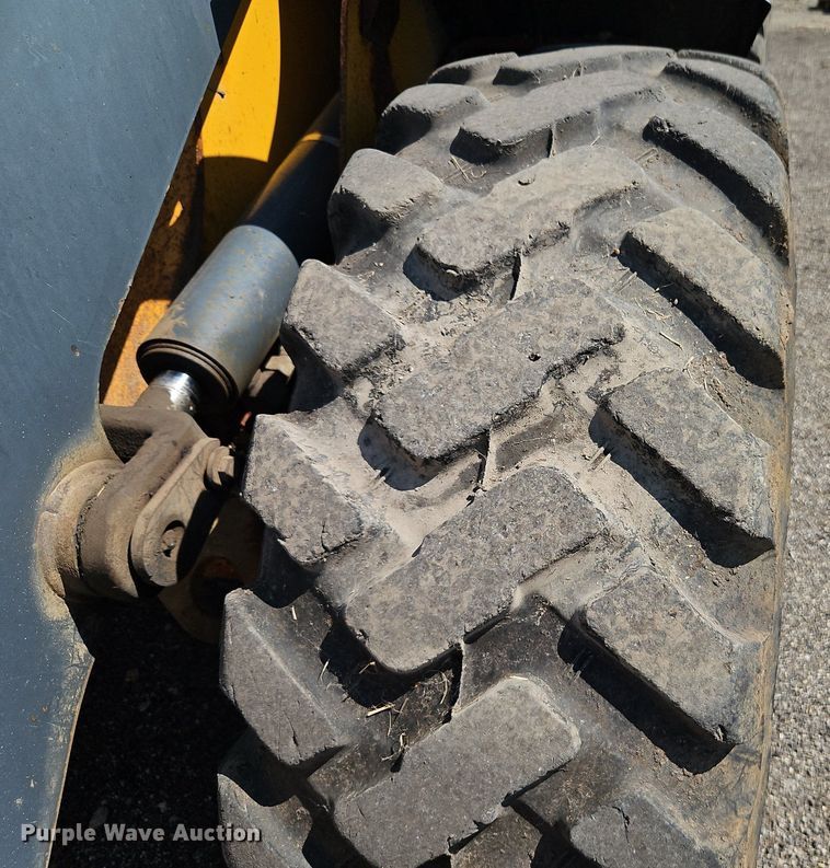 image for item EI8346 2007 John Deere 444J wheel loader