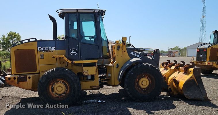 image for item EI8347 2006 John Deere 444J wheel loader