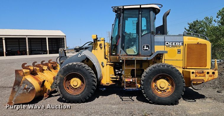 image for item EI8347 2006 John Deere 444J wheel loader