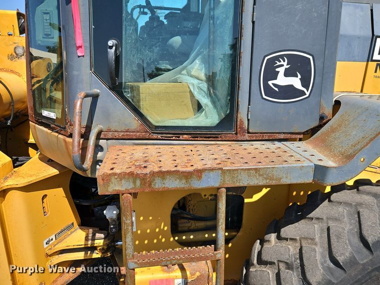 image for item EI8347 2006 John Deere 444J wheel loader
