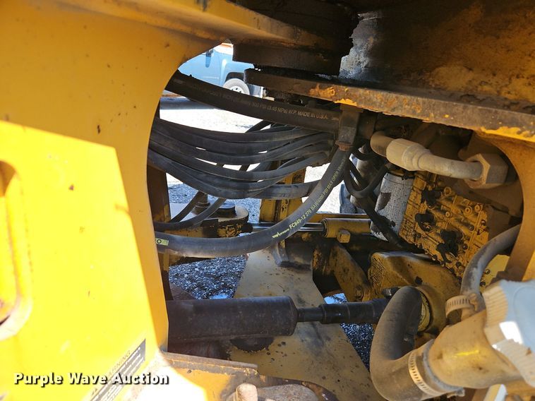 image for item EI8347 2006 John Deere 444J wheel loader