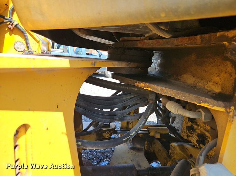 image for item EI8347 2006 John Deere 444J wheel loader