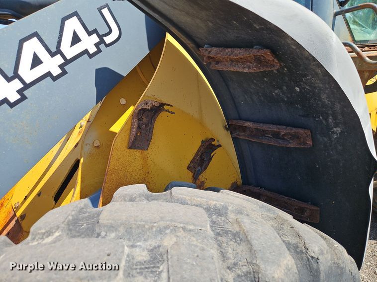 image for item EI8347 2006 John Deere 444J wheel loader