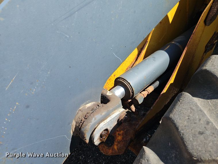 image for item EI8347 2006 John Deere 444J wheel loader