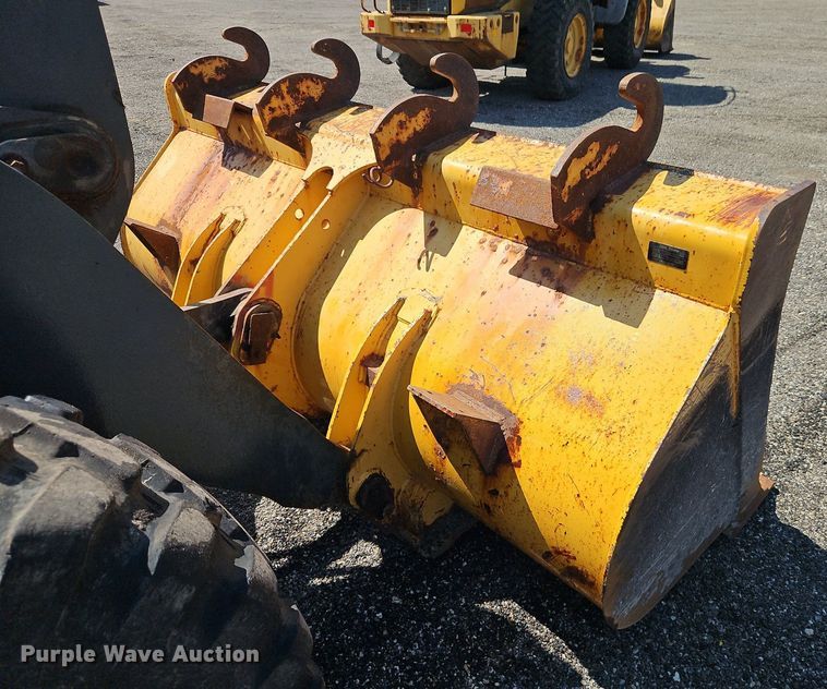 image for item EI8347 2006 John Deere 444J wheel loader