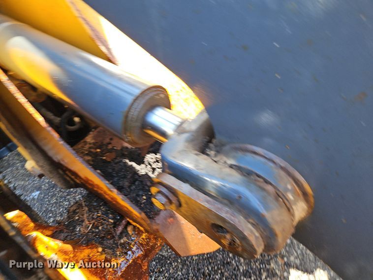 image for item EI8347 2006 John Deere 444J wheel loader