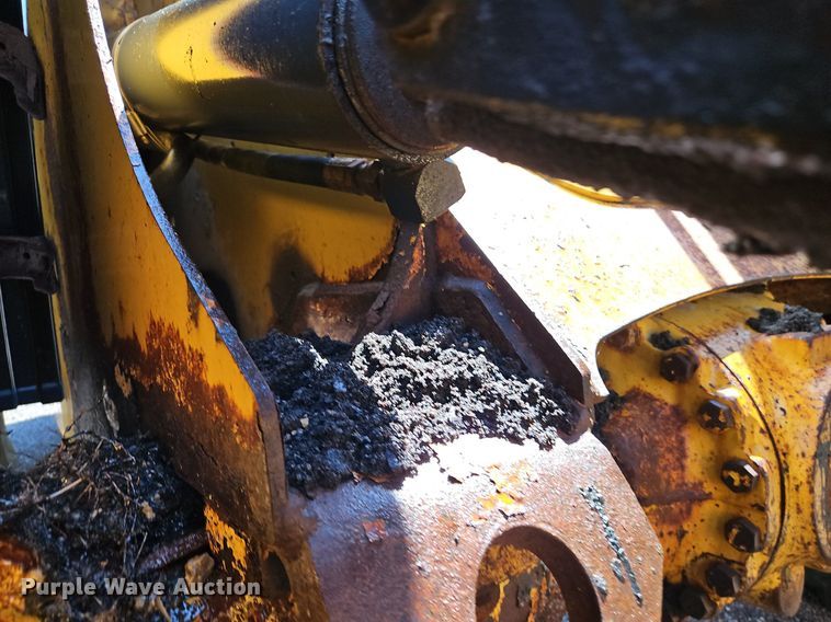 image for item EI8347 2006 John Deere 444J wheel loader