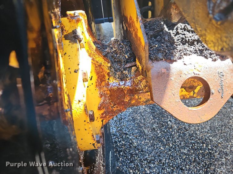 image for item EI8347 2006 John Deere 444J wheel loader