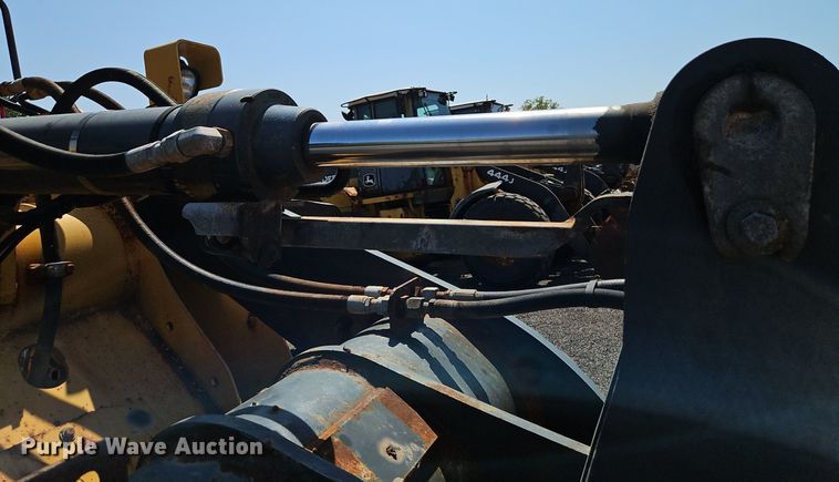 image for item EI8347 2006 John Deere 444J wheel loader