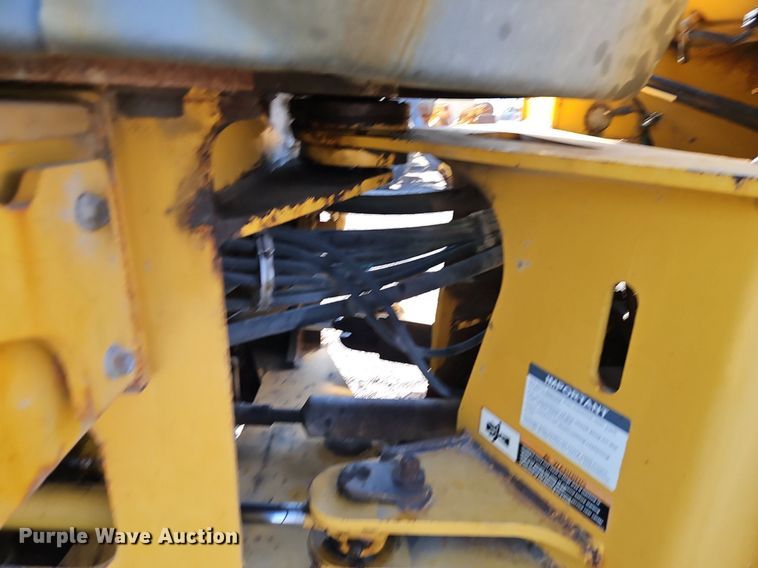 image for item EI8347 2006 John Deere 444J wheel loader