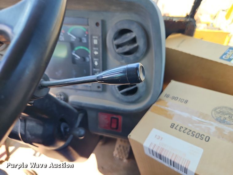 image for item EI8347 2006 John Deere 444J wheel loader