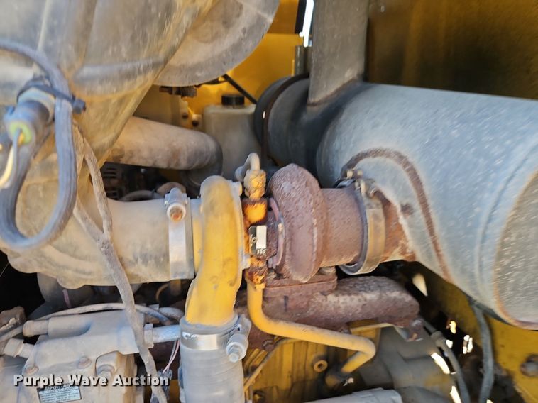 image for item EI8347 2006 John Deere 444J wheel loader