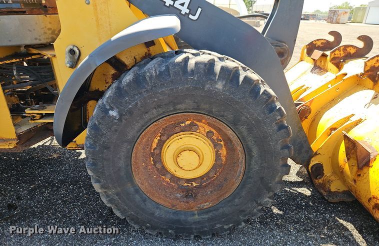 image for item EI8347 2006 John Deere 444J wheel loader