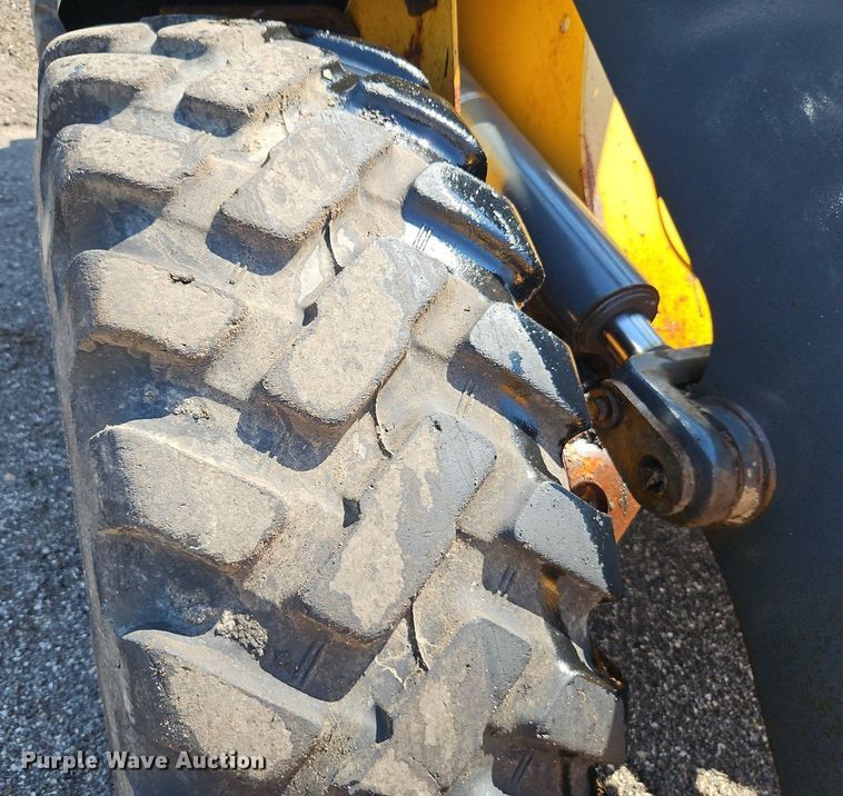 image for item EI8347 2006 John Deere 444J wheel loader