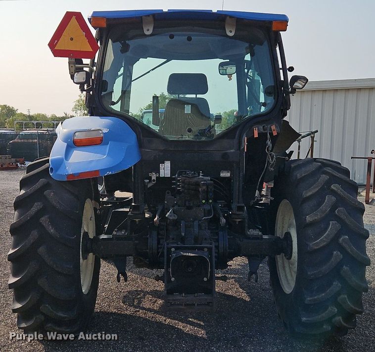 image for item EI8352 2006 New Holland TS110A tractor