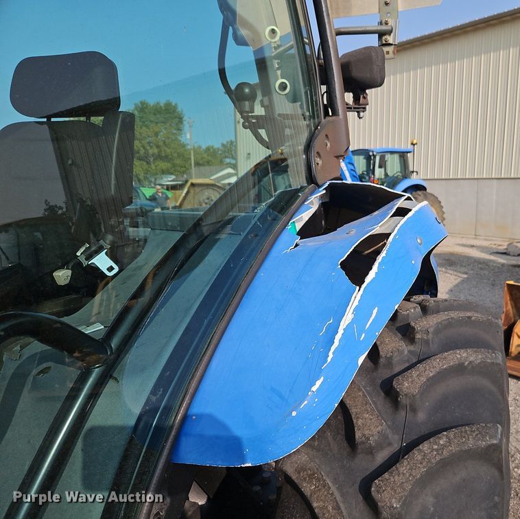 image for item EI8352 2006 New Holland TS110A tractor