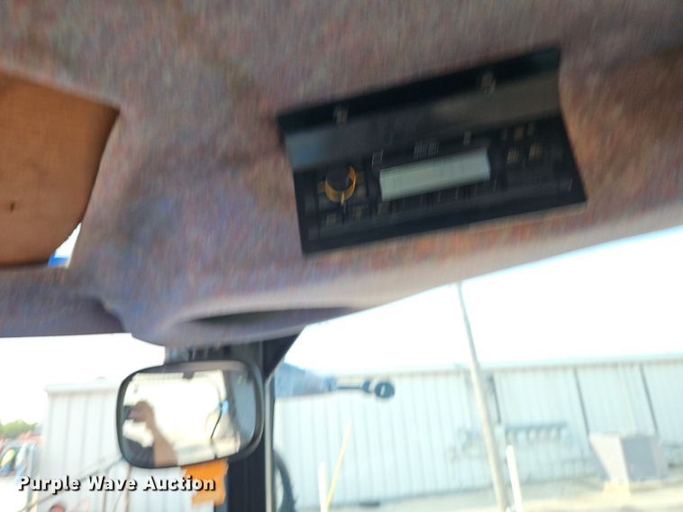 image for item EI8352 2006 New Holland TS110A tractor