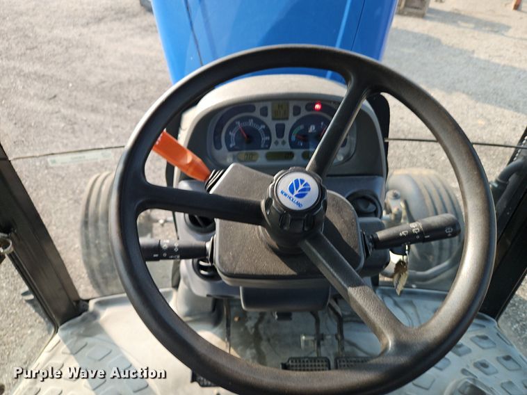 image for item EI8352 2006 New Holland TS110A tractor