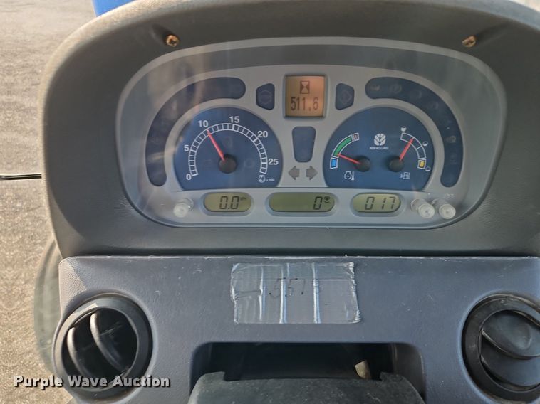 image for item EI8352 2006 New Holland TS110A tractor