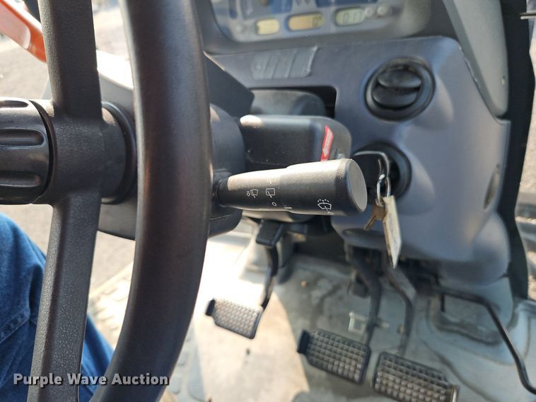 image for item EI8352 2006 New Holland TS110A tractor