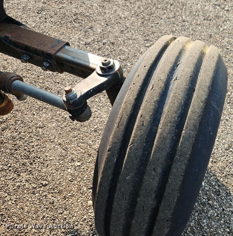 image for item EI8352 2006 New Holland TS110A tractor