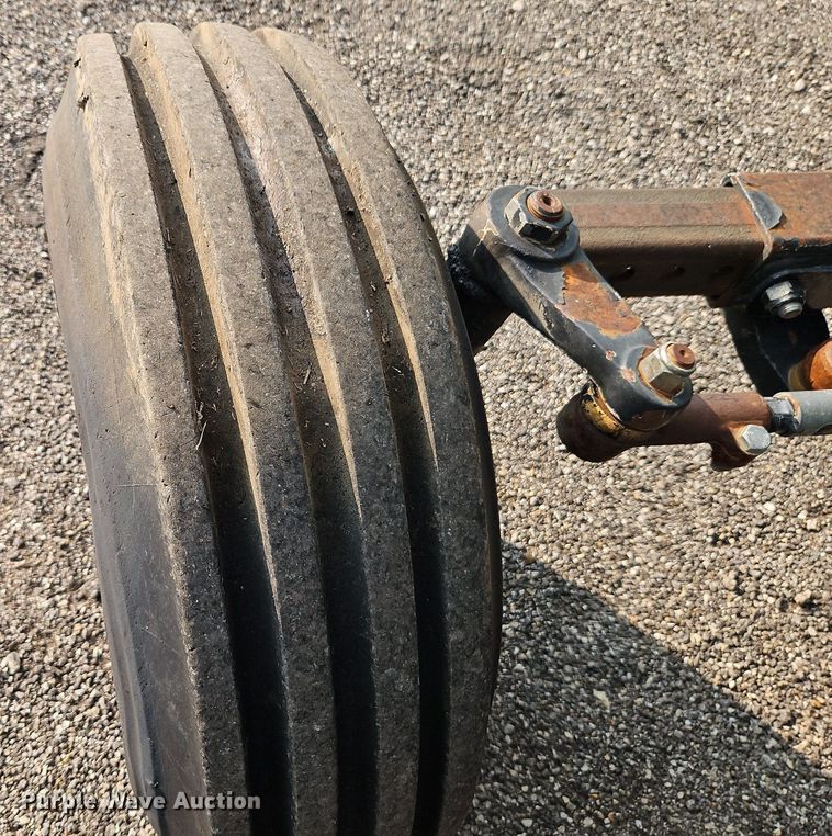 image for item EI8352 2006 New Holland TS110A tractor