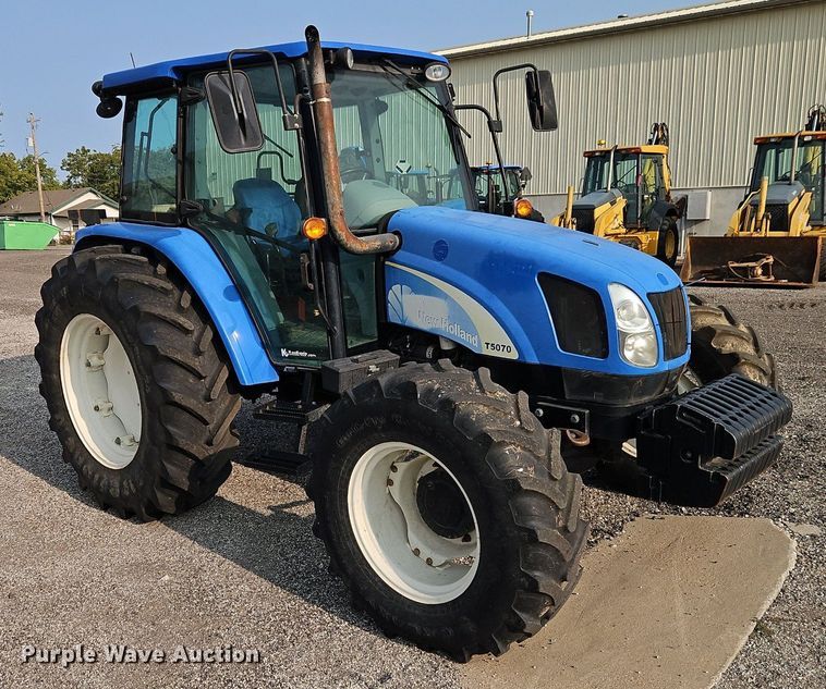 image for item EI8354 2011 New Holland T5070 MFWD tractor