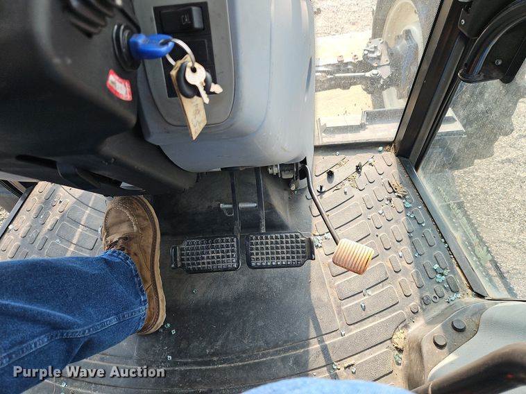 image for item EI8354 2011 New Holland T5070 MFWD tractor