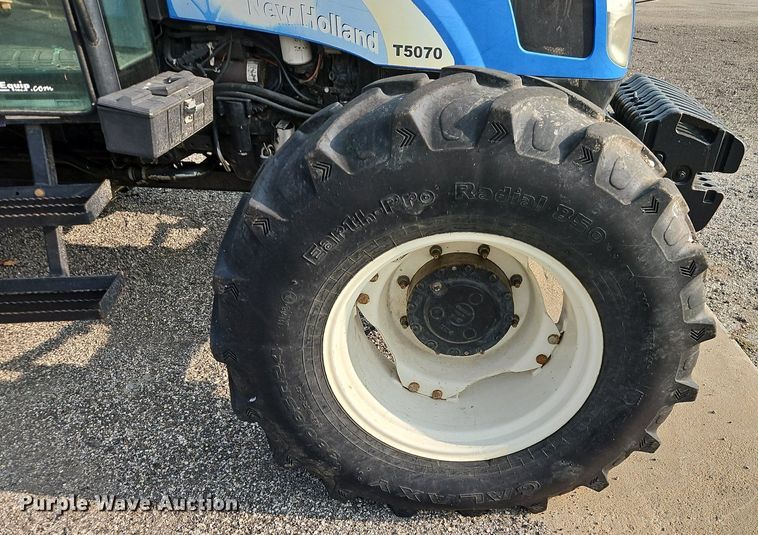 image for item EI8354 2011 New Holland T5070 MFWD tractor