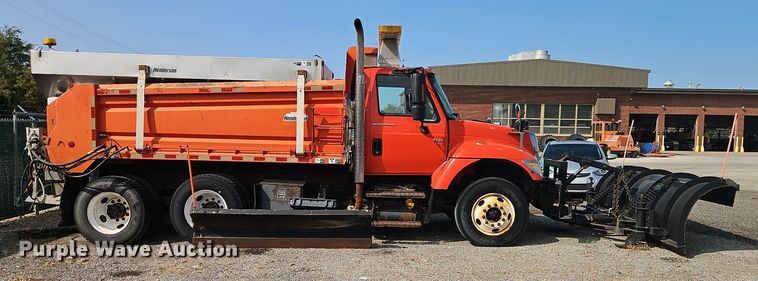 image for item EI8356 2007 International 7400 dump truck