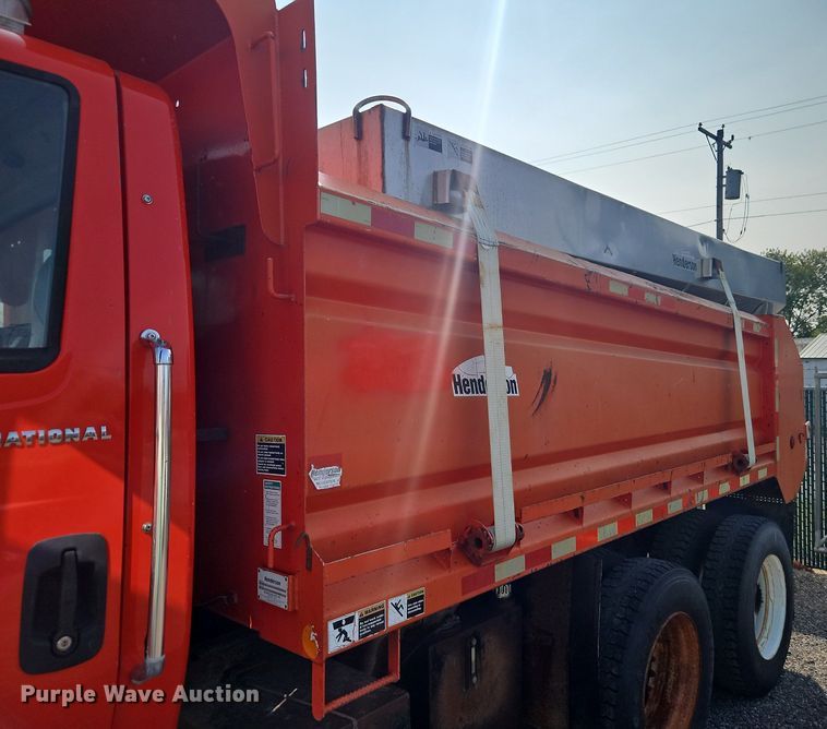 image for item EI8356 2007 International 7400 dump truck