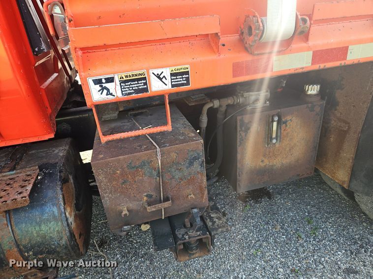 image for item EI8356 2007 International 7400 dump truck