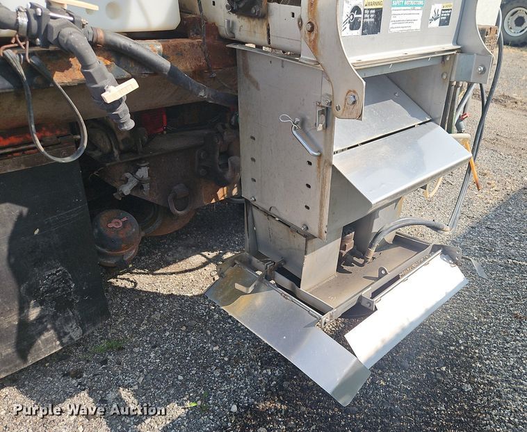 image for item EI8356 2007 International 7400 dump truck