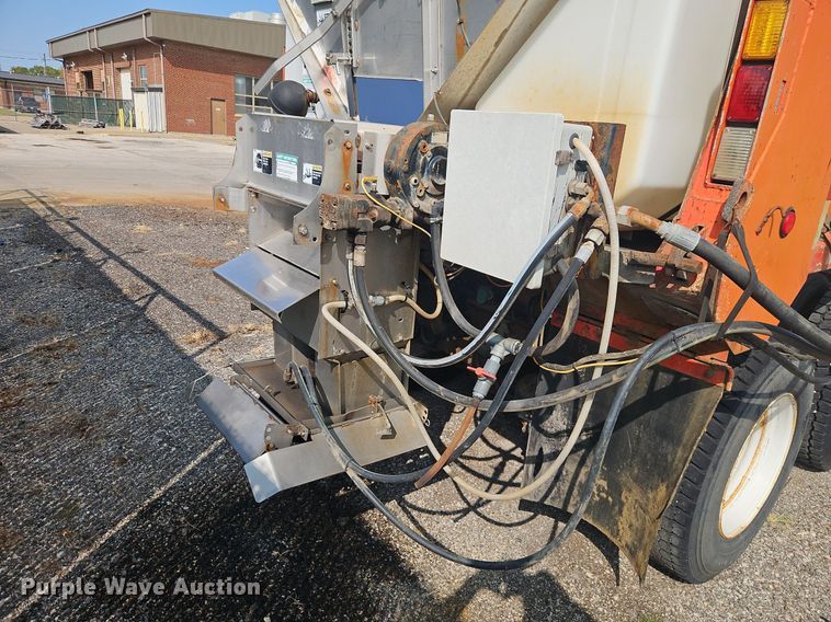 image for item EI8356 2007 International 7400 dump truck