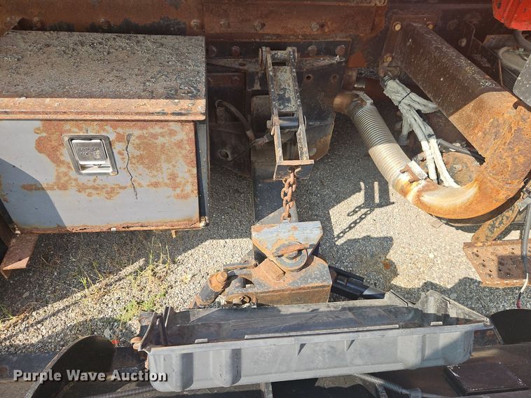 image for item EI8356 2007 International 7400 dump truck