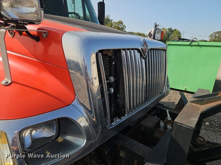 image for item EI8356 2007 International 7400 dump truck